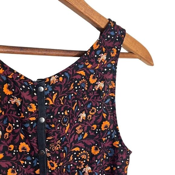 Ecote Keyhole Back Flowey Tank Top - Picture 9 of 10